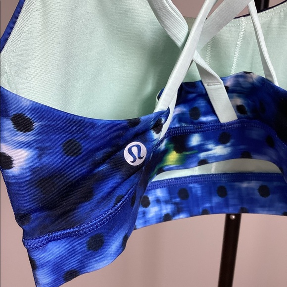 Size 6 lululemon sports bra - Picture 3 of 4